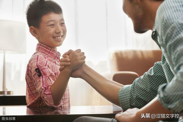 《抖音上做什么話題內(nèi)容比較容易火》