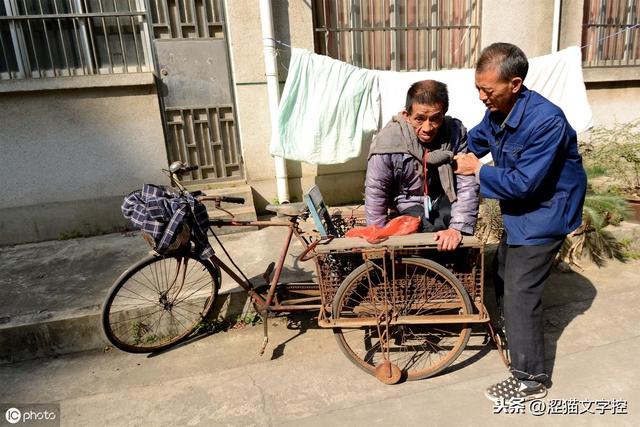 《抖音上做什么話題內(nèi)容比較容易火》
